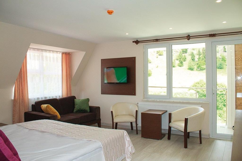 Hotel Green Valley Savsat Bagian luar foto