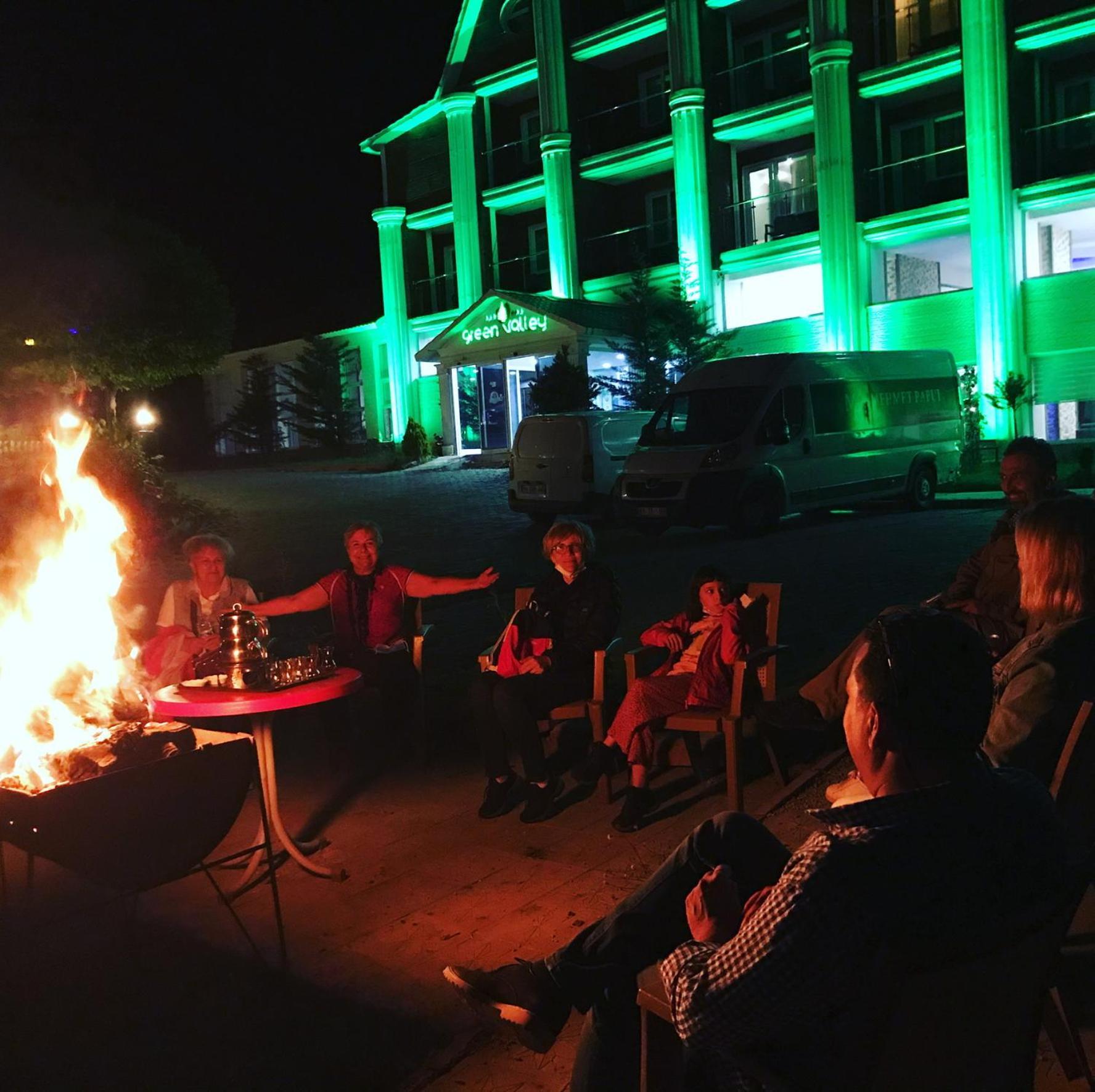 Hotel Green Valley Savsat Bagian luar foto